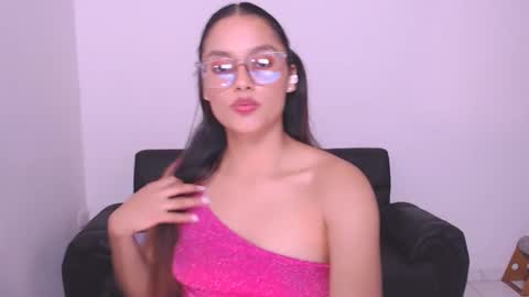 Snapshot of eve_rox18 chatting on December 2024 06:15:02 AM Eve Rox18 online show from December 2024 06:15:02 AM