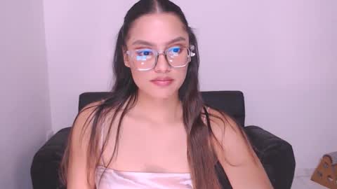 Snapshot of eve_rox18 chatting on January 2025 12:05:01 PM Eve Rox18 online show from January 2025 12:05:01 PM