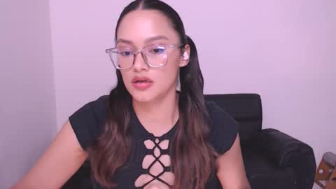 Snapshot of eve_rox18 chatting on January 2025 10:48:01 AM Eve Rox18 online show from January 2025 10:48:01 AM