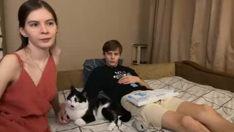EveRobert online show from August 2026 07:56:01 PM