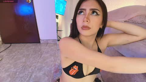 Evette   online show from May 2026 01:55:01 AM
