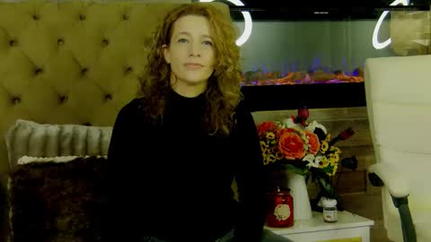 Snapshot of evehamilton chatting on January 2026 08:01:02 PM EveHamilton online show from January 2026 08:01:02 PM