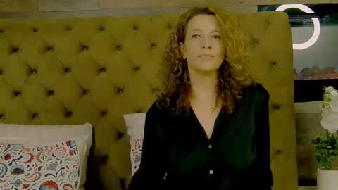 Snapshot of evehamilton chatting on February 2026 08:51:02 PM EveHamilton online show from February 2026 08:51:02 PM