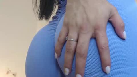 BELLA online show from October 2025 12:02:02 PM