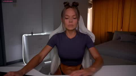 Evelina online show from June 2026 08:30:01 AM