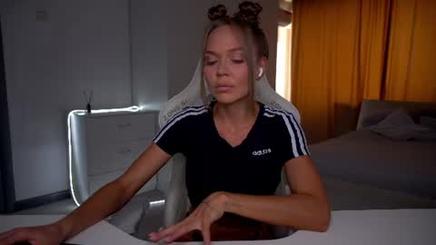 Evelina online show from June 2026 11:42:02 AM