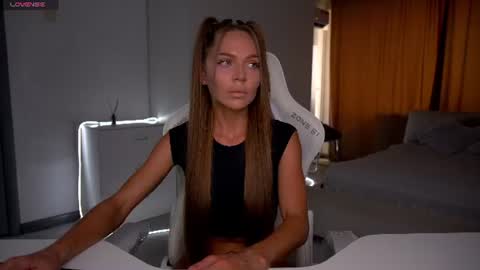 Evelina online show from July 2026 12:25:01 PM