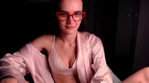 Evelyn online show from November 2025 08:42:02 PM