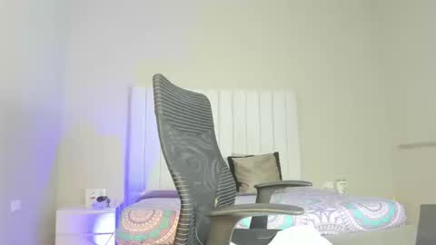 Snapshot of evelyn_jones__ chatting on September 2025 04:12:02 AM evelyn_jones__ online show from September 2025 04:12:02 AM