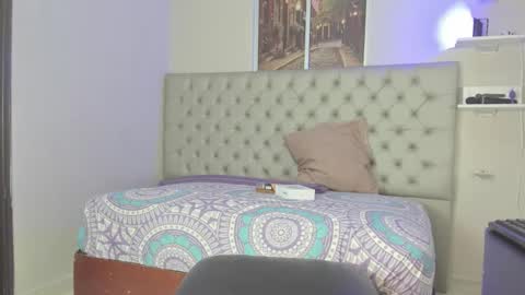 Snapshot of evelyn_jones__ chatting on September 2025 02:43:01 PM evelyn_jones__ online show from September 2025 02:43:01 PM