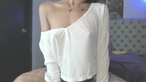 Snapshot of evelyn_jones__ chatting on October 2025 12:47:01 PM evelyn_jones__ online show from October 2025 12:47:01 PM