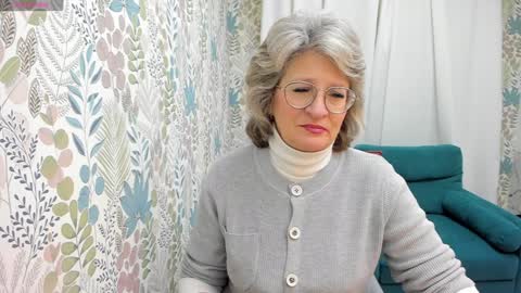 Evelyn online show from December 2024 05:05:02 AM