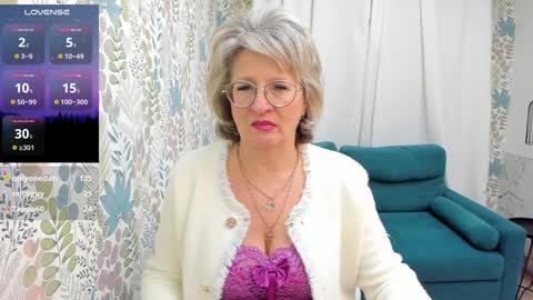 Evelyn online show from December 2024 11:24:01 AM