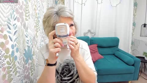 Evelyn online show from December 2024 09:13:01 AM