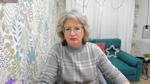 Evelyn online show from January 2025 04:58:02 AM