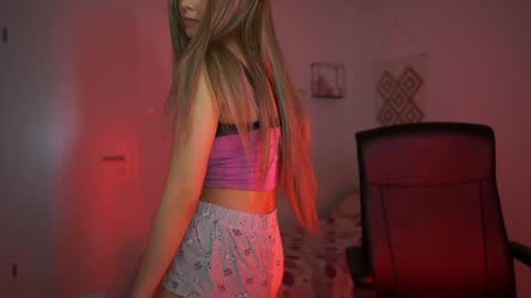 Snapshot of evelyncage_ chatting on December 2024 07:30:02 PM evelyncage_ online show from December 2024 07:30:02 PM