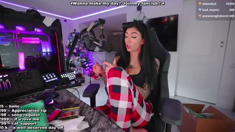 Evelyne online show from December 2024 10:34:01 AM