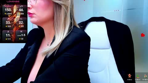 Snapshot of evelyne_rose chatting on January 2025 09:15:01 AM evelyne_rose online show from January 2025 09:15:01 AM