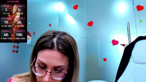 Snapshot of evelyne_rose chatting on January 2025 12:19:01 PM evelyne_rose online show from January 2025 12:19:01 PM