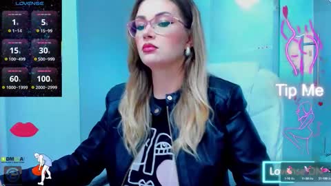 Snapshot of evelyne_rose chatting on September 2025 04:22:01 AM evelyne_rose online show from September 2025 04:22:01 AM