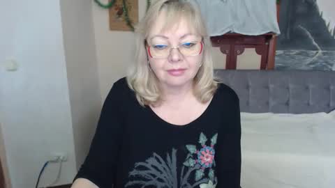 Snapshot of evelynloveshy chatting on January 2026 11:02:02 AM BarbaraBlondy online show from January 2026 11:02:02 AM