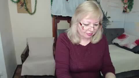 Snapshot of evelynloveshy chatting on January 2026 07:41:02 PM BarbaraBlondy online show from January 2026 07:41:02 PM