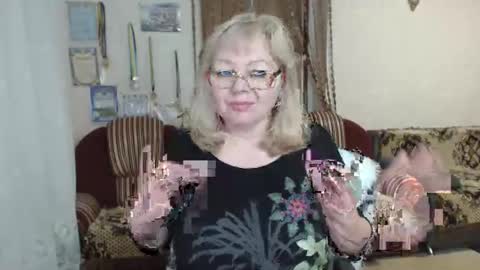 Snapshot of evelynloveshy chatting on March 2026 04:20:01 PM BarbaraBlondy online show from March 2026 04:20:01 PM