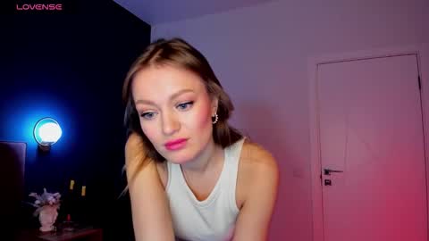 Evelyn online show from October 2025 01:37:02 AM