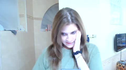 Aly online show from October 2025 01:29:01 AM