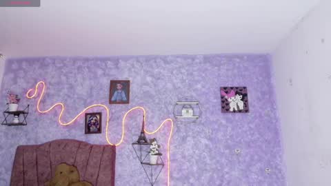 everlin__hot_ online show from April 2026 04:12:01 AM