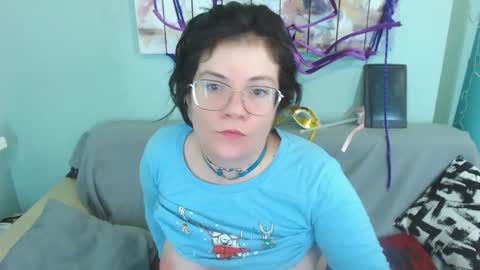 Everly online show from December 2024 07:56:01 PM