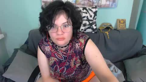 Everly online show from September 2025 06:08:01 PM