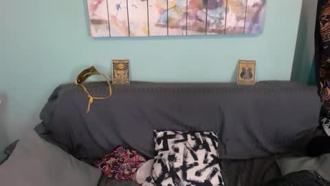 Everly online show from September 2025 10:04:01 PM