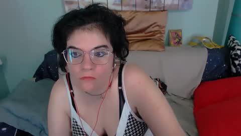 Everly online show from November 2025 08:22:02 PM