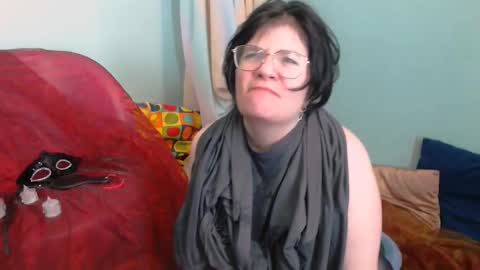 Everly online show from December 2025 05:23:01 AM