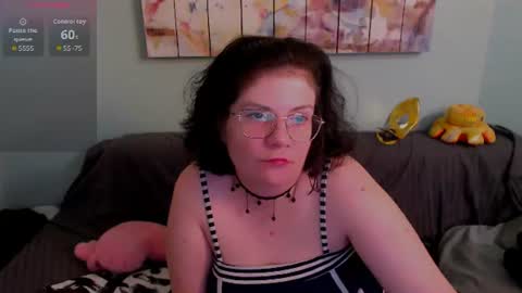 Snapshot of everly_rays chatting on June 2026 05:48:01 PM Everly online show from June 2026 05:48:01 PM