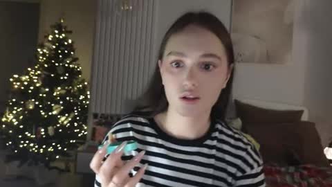 Snapshot of evi_woow chatting on December 2025 08:59:01 PM evi_woow online show from December 2025 08:59:01 PM