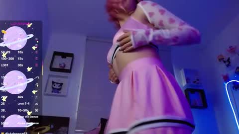 Evie Cloud online show from September 2025 05:07:01 PM