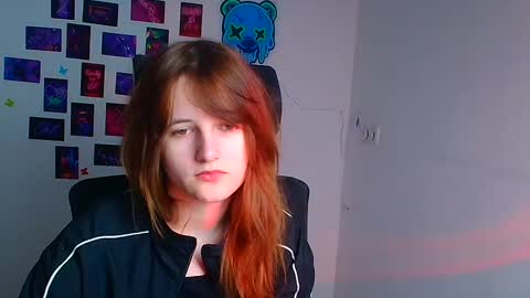 Evie online show from December 2025 09:54:02 PM