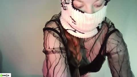 Snapshot of evie_muna chatting on May 2026 01:36:01 AM Renesme White Im here from Monday to Friday online show from May 2026 01:36:01 AM