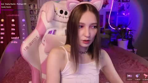 Snapshot of evie_rosen chatting on May 2026 12:16:02 AM Evie online show from May 2026 12:16:02 AM