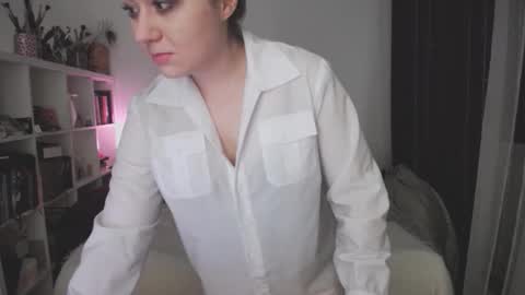 Im gonna be on in 2 hours online show from October 2025 08:07:01 PM