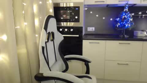 Lessie online show from December 2024 08:55:02 PM