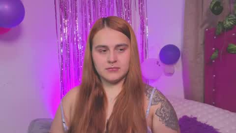 Snapshot of evy_orange1 chatting on September 2025 01:39:02 AM EVY online show from September 2025 01:39:02 AM