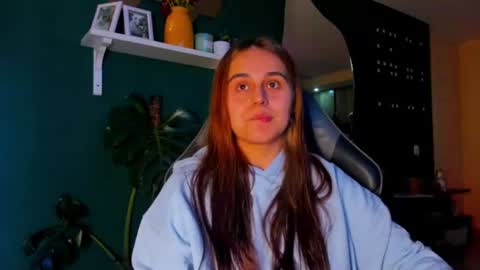EVY online show from June 2026 01:21:01 AM