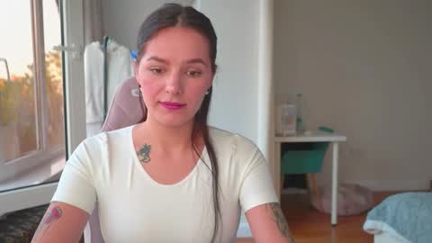 ewelynscott online show from November 2025 07:08:02 AM