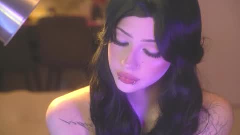 Alyson online show from November 2025 05:23:01 PM