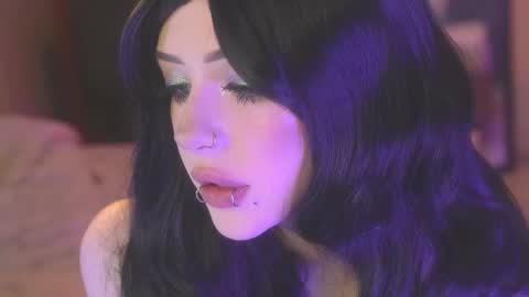 Alyson online show from November 2025 08:09:01 PM