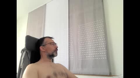 Snapshot of exhibit77 chatting on April 2026 09:25:02 AM exhibit77 online show from April 2026 09:25:02 AM