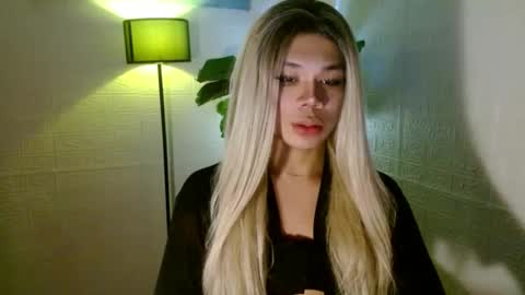 Nica online show from February 2025 10:46:01 AM